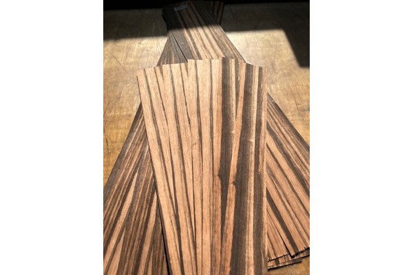 0.5mmx8.5cmx75cm Abanoz Kaplama 2 adet 0.5mmx8.5cmx75cm Abanoz Kaplama 2 adet